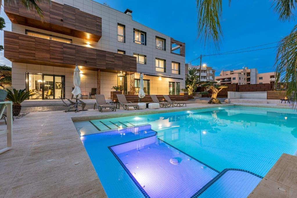 미아미플라자 5 Stelle Piscina, Jacuzzi, Wifi - 2 Min Dal Mare 아파트 외부 사진